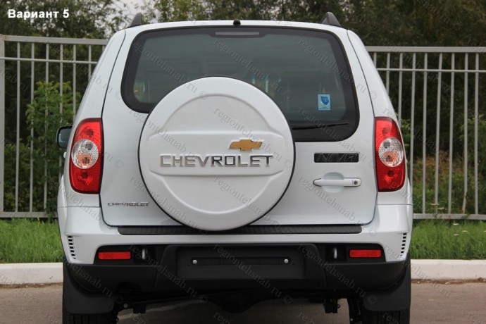 Чехол запасного колеса Chevrolet Niv@ с эмблемой Chevrolet купить недорого с доставкой в Кириши
