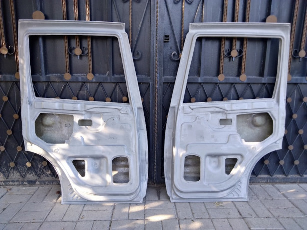 Комплект задних стеклопластиковых дверей для B@3 2123 "Chevrolet Niv@" купить недорого с доставкой в Кириши